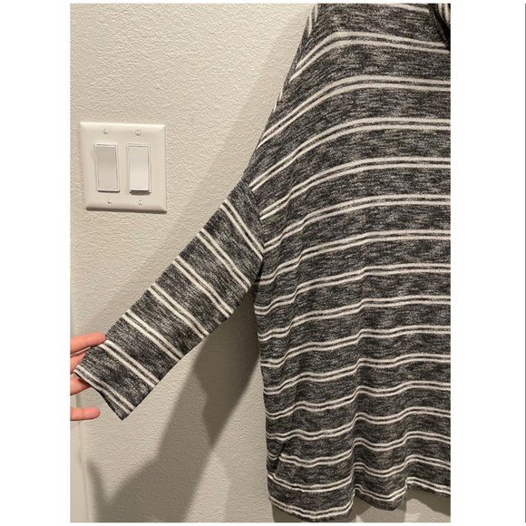 POSTAGE STAMP Grey White Striped Swing Turtleneck Blouse - Picture 4 of 6